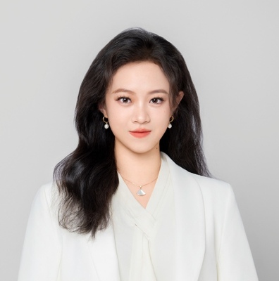 Photo of Xueyun Luo